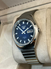 Vintage Seiko 5 automatic day/date men's wrist watch