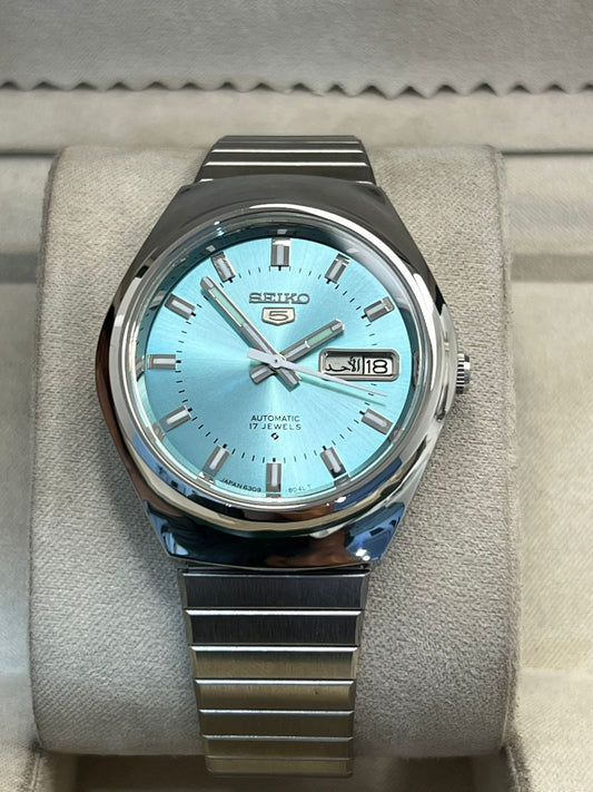 Vintage Seiko 5 automatic day/date men's wrist watch