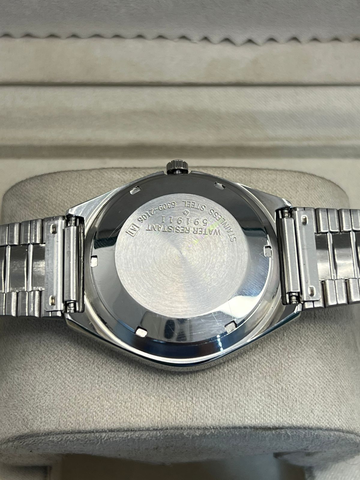 Vintage Seiko 5 automatic day/date men's wrist watch