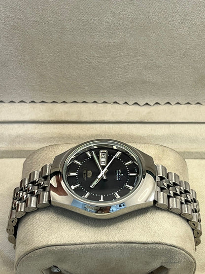 Vintage Seiko 5 automatic 6309 day/date men's wrist watch..