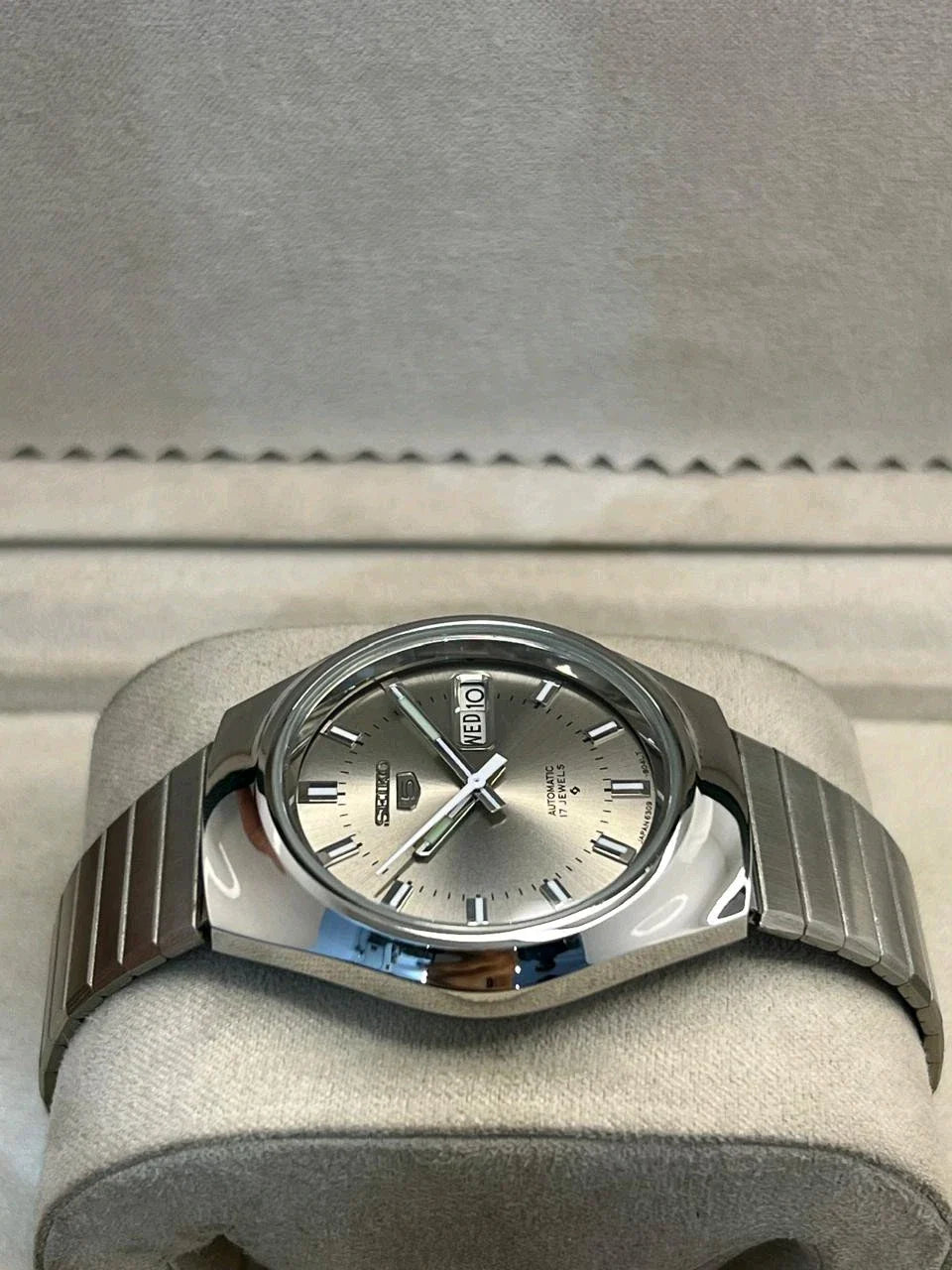 Vintage Seiko 5 automatic 6309 day/date men's wrist watch